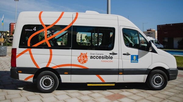 La Fundación Gran Canaria Accesible convoca una plaza indefinida y cuatro bolsas de empleo Vehículo de transporte adaptado de la Fundación Gran Canaria Accesible, entidad que convoca una plaza de empleo para personas con discapacidad en Gran Canaria y cuatro bolsas de trabajo.
